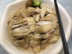 -皇马海口湾海景酒店(万绿园秀英港店)