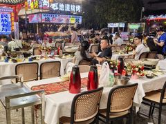 -刘姐啤酒鱼民族演艺餐厅(西街总店)