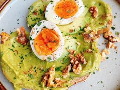 牛油果煮蛋吐司-RAC BAR(安福路店)