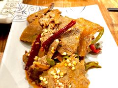 彝族手撕美人椒拌牛肉-云海肴·汽锅鸡·云南菜(广安门天虹店)