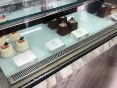 -UNI UNI(环亚凯瑟琳店)