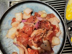 -山野的朋友露营炭火烤肉