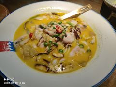 QQ酸汤鱼-蜜桃餐厅·伴山(湖滨商业街店)