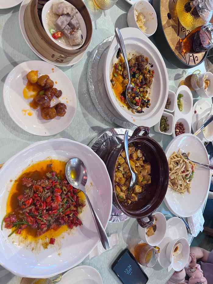 红顶食府(芜湖路店)-"环境很不错,家庭聚餐来红顶的,第一次来!