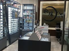 -回瑞眼镜·蔡司·依视路官方授权店(广益路万达店)