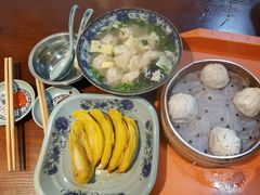 海鲜虾仁馄饨-老新隆牛肉锅贴(新街口店)