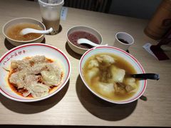 -八二小区抄手(龙湖上城天街店)