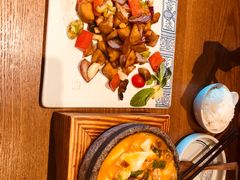 -云海肴·汽锅鸡·云南菜(天山百盛优客店)