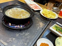 -有一锅·野生菌黑山羊腊排骨火锅(古城北门店)