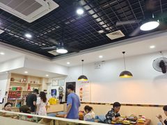 大堂-老何家后安粉·糟粕醋海鲜火锅(三亚湾椰梦长廊店)
