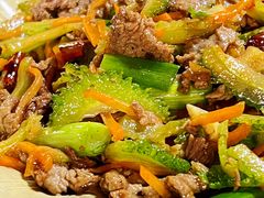 野苦瓜炒牛肉-龙姐私房菜(和顺古镇店)
