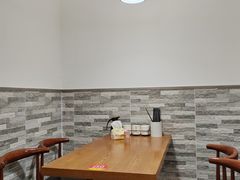 -黄阿姨锅贴大王(万航渡路店)