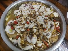 -黑皮酸菜鱼(三山街店)