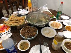 -乡土黄·鲜牛肉火锅·小龙虾(兴业街店)