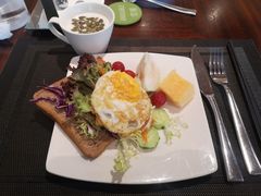 -三亚湾海居铂尔曼度假酒店