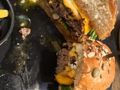 -HIGH FIVE哈福手工汉堡(桂林路店)