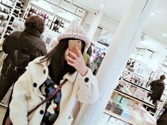 -名创优品(北京新中关购物中心地铁层店)