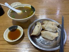 -黄阿姨锅贴大王(万航渡路店)