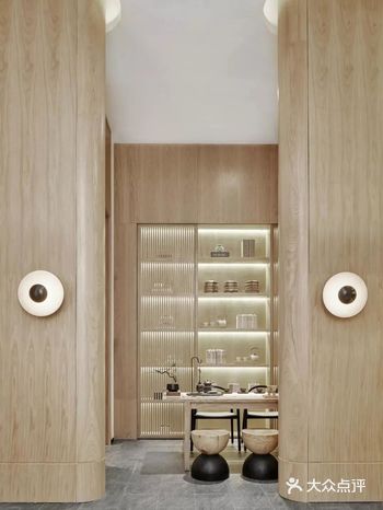 160㎡中性色搭配，以现代简约风格的空间设计-2