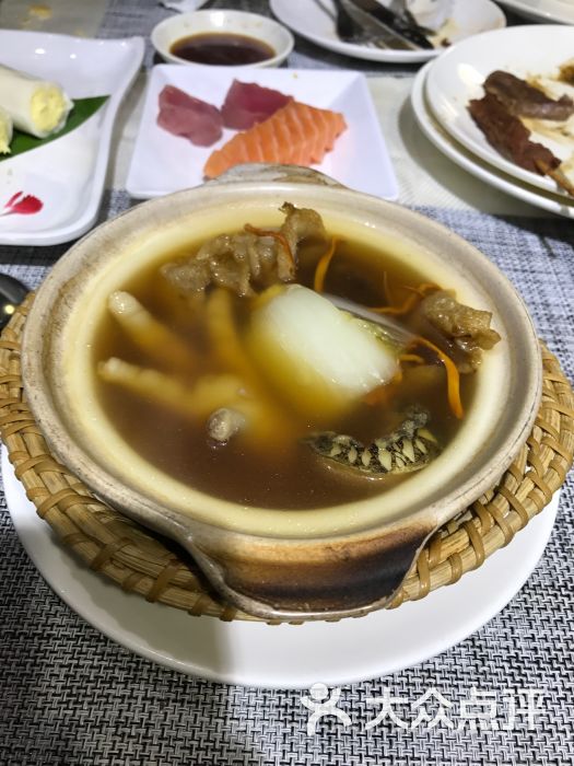 鮑魚海參花膠湯