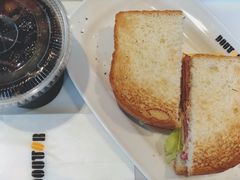 黑椒牛肉车打芝士三明治-DOUTOR德咖伦(吴江路店)