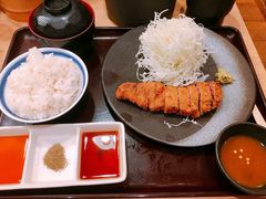 -牛カツ京都勝牛(河原町蛸薬師店)
