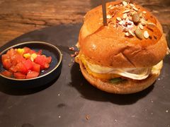 -HIGH FIVE哈福手工汉堡(桂林路店)