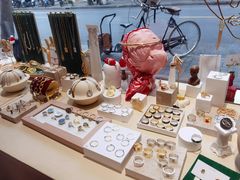 -LADY FAFA(巨鹿路陕西南路路口店)