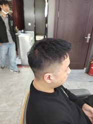 -藤野造型烫发染发