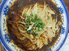 -碗里捞川渝特色面(沙河玖耀里店)