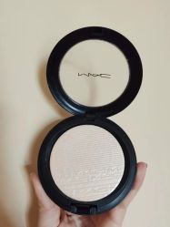 -M·A·C