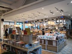 -猫的天空之城概念书店(北戴河蔚蓝海岸店)