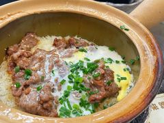 窝蛋牛肉饭-红星光发煲仔饭(文海店)