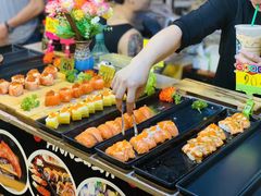 -席娜卡琳火车铁道夜市