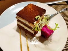 -悦享绿山墙西餐厅