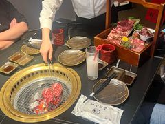 -山川小町·极番烧肉(新地假日广场店)