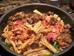 黑毛猪排/黑毛五花肉/黑毛猪蹄/腐竹/红薯/蔬菜（原价159）-猪啊牛呀羊啊铜盘烤肉(正大广场店)