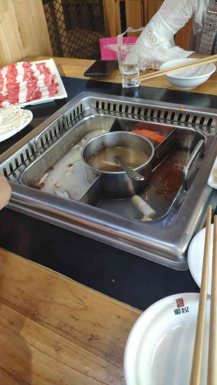 蜀奴火锅(淮滨店)-"挺好的,生意简直好到爆,去早点坐的大厅,.