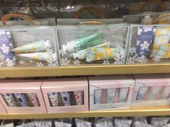 -名创优品(万达广场河东店)