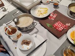 -红鼎豆捞·非遗鲍皇汤火锅(宝丰路店)