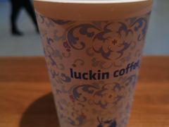 -瑞幸咖啡(华新地铁站地下商业街店)