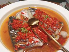 老坛剁椒蒸鲜活鱼头-老湘村·湖南土菜(天河维多利店)