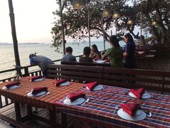 -卷心菜和避孕套餐厅(Pattaya)