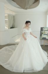 -艾米丽婚纱礼服