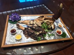 紫气东来耕耘牛-明仕田园酒店