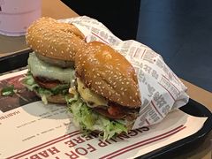 -The Habit Burger Grill 哈比特汉堡(复兴soho店)