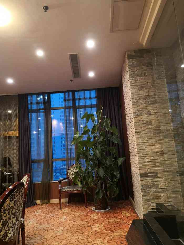 金都饭店-"环境很不错,离高铁站很近,经常过来这里住.