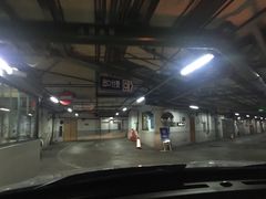 -人民广场-地下停车场