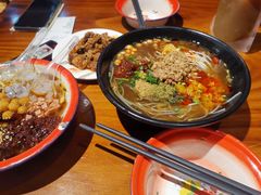 -爆炸头阿姨小四川正宗川味小吃(无任何分店)
