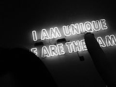 -UNI UNI(环亚凯瑟琳店)